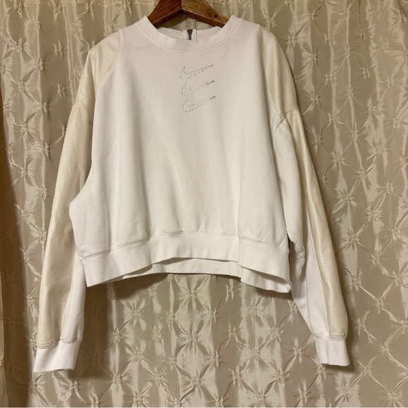 Nike Women’s Sportswear White Opal Fleece Graphic Crew Sweatshirt Iridescent - Picture 1 of 15